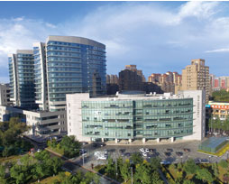 挡烟垂壁是人防工程和高层民用建筑的地下与大空间排烟系统中作烟区分隔的装置。